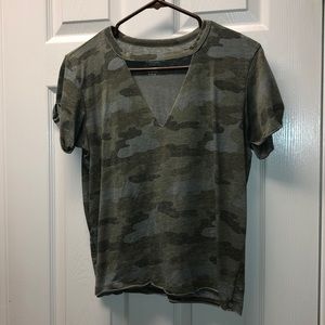 A&E cropped camo shirt